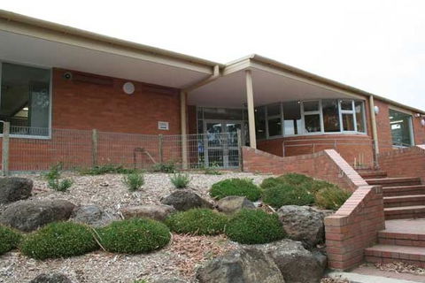 Holy Saviour Primary School - Education NSW 1