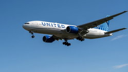 United flight from Chicago makes emergency landing after passenger's 'multiple attempts' to breach cockpit Education NSW